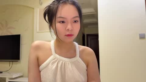 Snapshot of hola_sunflower chatting on July 9, 4:22 pm amy online show from July 9, 4:22 pm