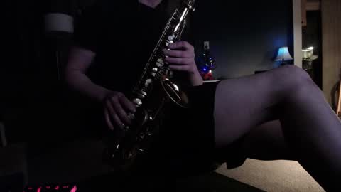 Snapshot of hold_onto_this chatting on December 22, 4:39 am Moby online show from December 22, 4:39 am