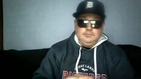 Snapshot of holden_minutz chatting on July 29, 7:06 am holden_minutz online show from July 29, 7:06 am