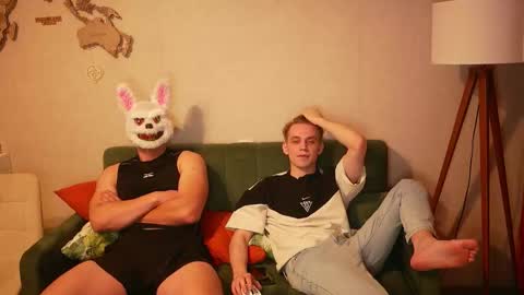 Extaz  Athrey  Howard online show from October 17, 6:43 pm