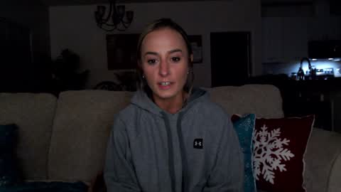 Holi Hurricane online show from December 8, 4:57 am