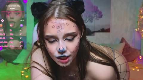 Lux online show from March 7, 12:15 am