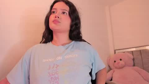 holly_16 online show from April 30, 9:08 pm