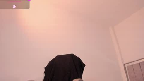 holly_16 online show from May 19, 11:44 pm