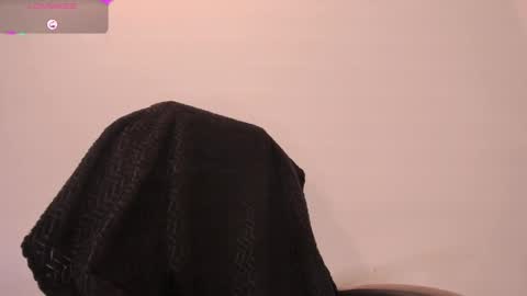 holly_16 online show from May 23, 6:12 pm