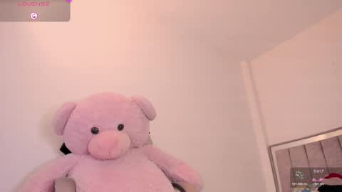holly_16 online show from June 1, 5:36 pm