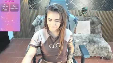 Holly 22 online show from July 21, 11:34 am