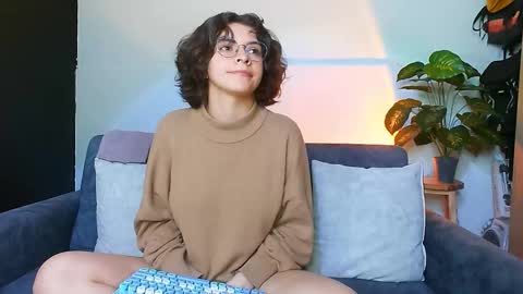 Holly and Honey online show from October 14, 10:32 pm