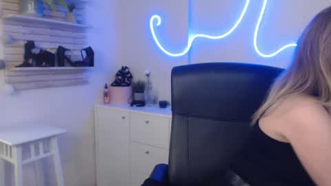 Holly online show from January 16, 9:37 am