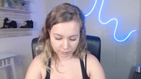 Holly online show from March 5, 4:24 am