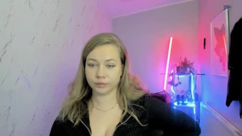 Holly online show from November 21, 9:46 pm