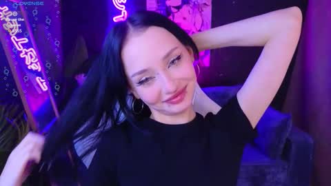 holly_berryy_ online show from October 21, 2:01 am