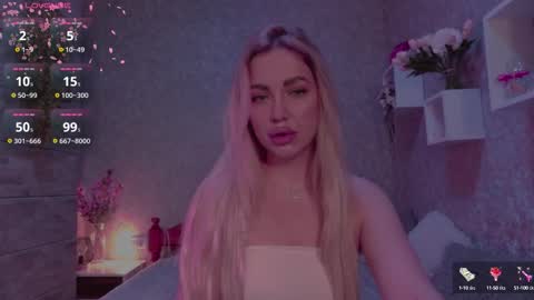 holly_molly8 online show from October 12, 2:43 am