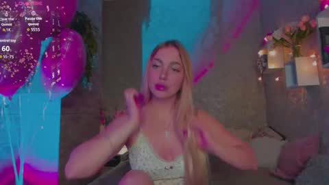 holly_molly8 online show from February 18, 8:27 pm