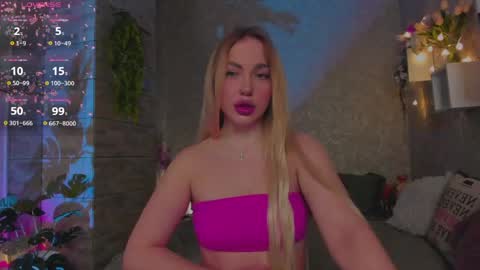 holly_molly8 online show from April 14, 3:40 pm