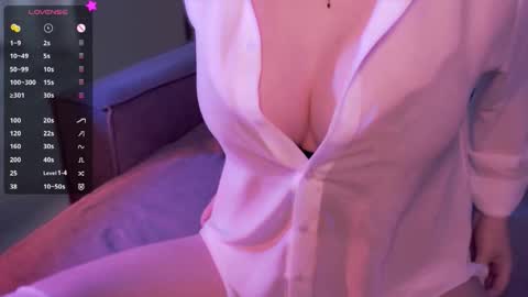 Snapshot of holly_molly_69 chatting on December 19, 4:30 am Molly online show from December 19, 4:30 am