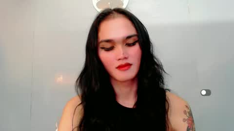 Snapshot of holly_sunshine69 chatting on January 11, 9:26 am Apple online show from January 11, 9:26 am