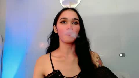 Snapshot of holly_sunshine69 chatting on January 13, 9:30 am Apple online show from January 13, 9:30 am