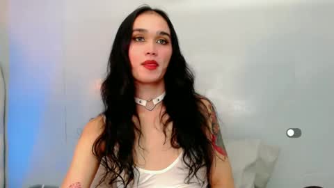 Snapshot of holly_sunshine69 chatting on January 23, 9:29 am Apple online show from January 23, 9:29 am