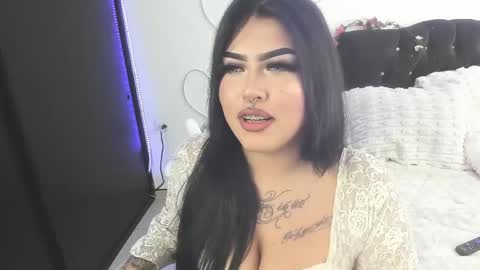 Holly online show from April 20, 7:04 pm