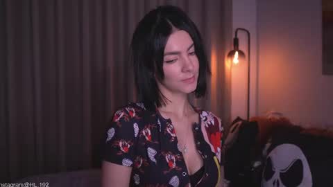 Holly Linder online show from July 15, 2:06 am