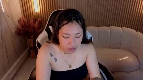 Holly  online show from November 1, 12:51 pm