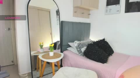  holly princess mermaid  online show from April 7, 3:07 am