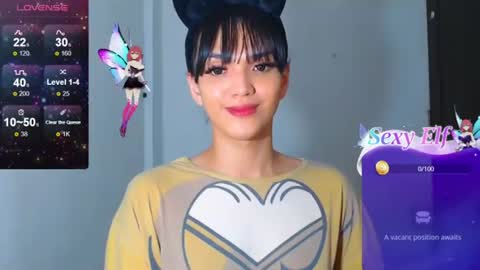 Snapshot of hollywoodbitch chatting on July 20, 7:27 pm Isabella Marie online show from July 20, 7:27 pm