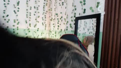 holly online show from December 11, 7:57 pm