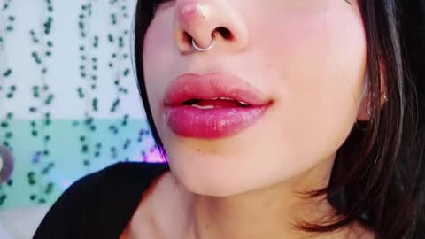 holly online show from December 14, 3:36 pm