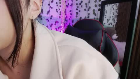 holly online show from December 17, 11:49 pm