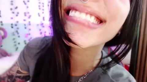 holly online show from December 21, 5:18 pm