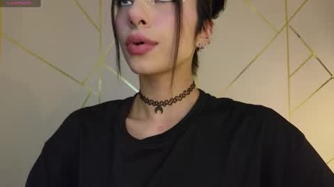 holly online show from February 4, 12:51 am