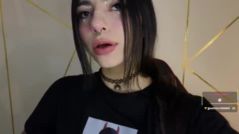 holly online show from February 6, 4:10 am