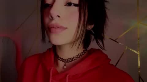 holly online show from February 8, 6:11 pm