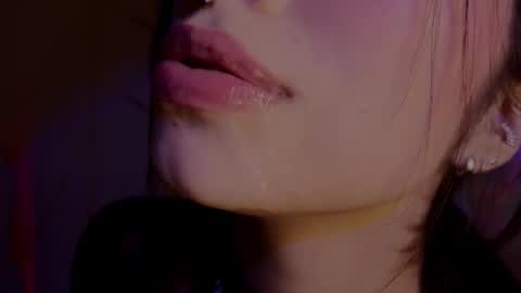 holly online show from February 10, 1:21 am