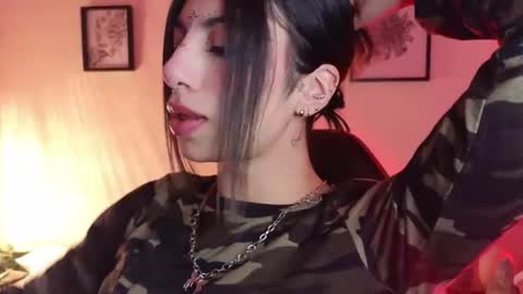 Snapshot of hollyxx_ chatting on April 26, 12:52 am holly online show from April 26, 12:52 am