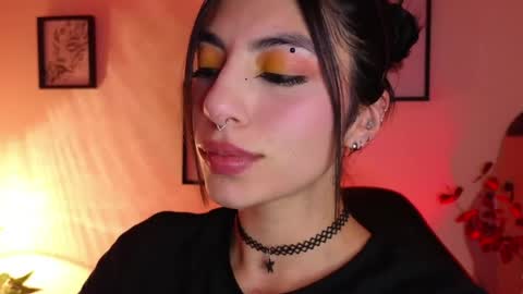 Snapshot of hollyxx_ chatting on May 6, 3:35 am holly online show from May 6, 3:35 am