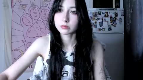 Ho Lee Sheet online show from April 11, 2:32 pm