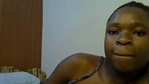 holy_ebony online show from May 25, 6:08 am