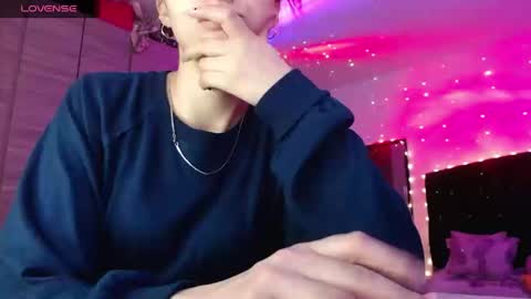 Juli online show from September 12, 3:28 am