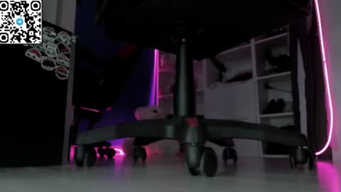 holy_mistresss online show from June 20, 7:55 am