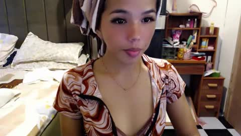 holy_molly1 online show from January 15, 7:46 am