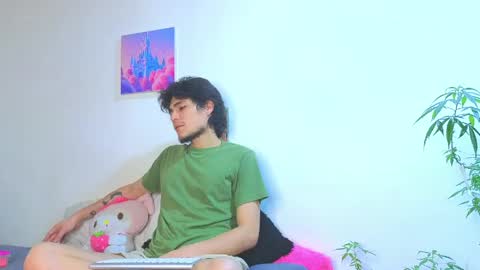 Snapshot of holy_taby_ chatting on May 15, 8:10 am online show from May 15, 8:10 am