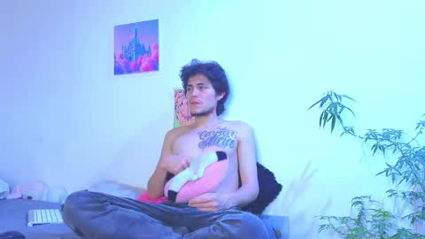 Snapshot of holy_taby_ chatting on May 16, 2:30 am online show from May 16, 2:30 am