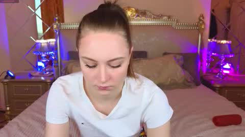 holybabydoll online show from November 13, 10:58 am