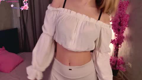 Snapshot of hone333bunny chatting on February 27, 6:46 am hone333bunny online show from February 27, 6:46 am