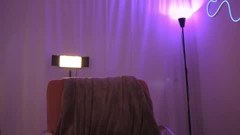 honeeeey_ online show from November 20, 10:20 pm