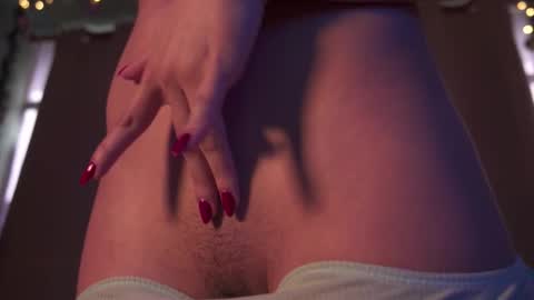 honeeeey_ online show from December 13, 8:58 pm