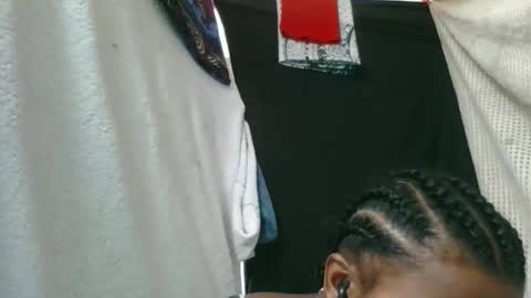 Snapshot of honeria98 chatting on February 20, 5:48 am honeria98 online show from February 20, 5:48 am